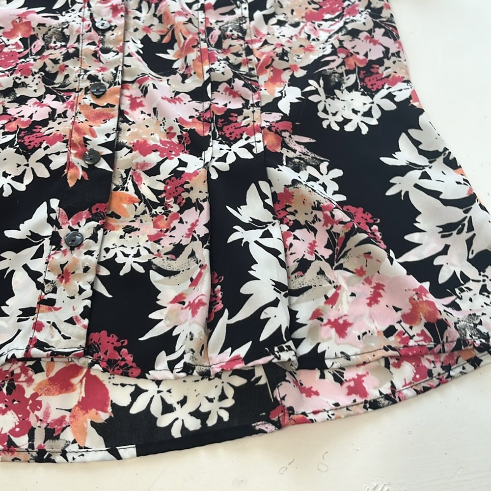 212 Collection Medium Short Sleeve Pink Floral Print Button Up Blouse - Picture 3 of 5